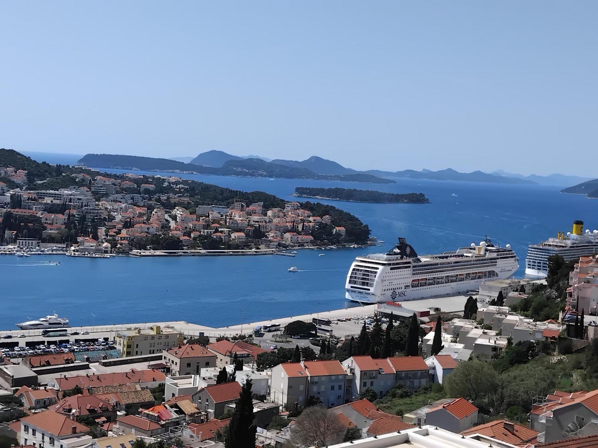 Rooms Anela With Large Common Tarrace And Beautiful Sea View Ντουμπρόβνικ Εξωτερικό φωτογραφία