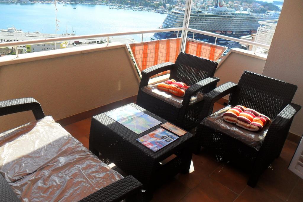 Rooms Anela With Large Common Tarrace And Beautiful Sea View Ντουμπρόβνικ Δωμάτιο φωτογραφία