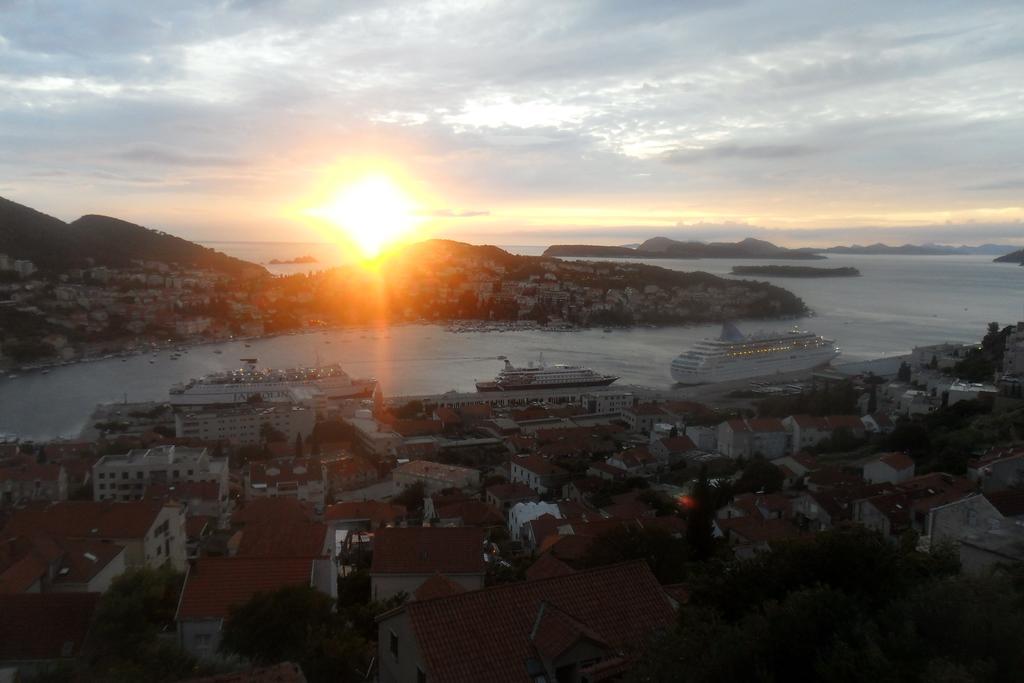 Rooms Anela With Large Common Tarrace And Beautiful Sea View Ντουμπρόβνικ Δωμάτιο φωτογραφία